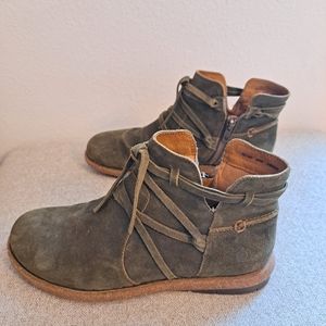 Born Tarklin Women's Boots